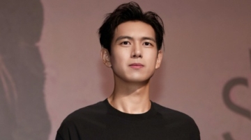 李现被曝是第一个推了酱园弄的人 本人紧张到磕巴