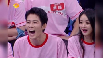 快乐大本营：金子涵拉黄新淳，王一博在一旁笑疯了，肖战粉丝还趁机送了个礼物。