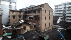 【拍客】杭州市中心现C级危房老楼居民心慌慌向媒体求助