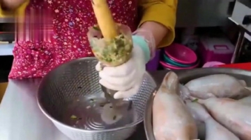 实拍深夜福利外国美食街边小吃，鱿鱼包饭你吃过吗