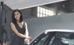 【街拍客】靓丽车模艳压豪车夺人眼球