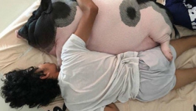 男子把母猪当女友养