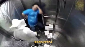 蜂农乘电梯，恶搞路人