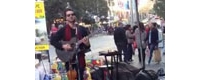 【拍客】墨尔本街头艺人多才多艺演奏好曲子