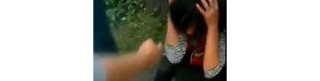 【拍客】女中学生被扯开上衣群殴