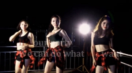 美女的舞姿很妖娆的夜色