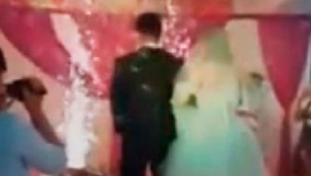 新娘婚礼走台不料婚纱起火 烧伤重二度住进医院