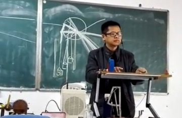 【拍客】实拍大学老师用铜线磁铁演奏《菊花台》