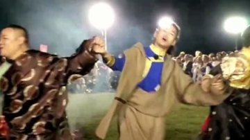 《极限挑战》带着明星来到甘南，穿藏袍的任嘉伦帅到我了