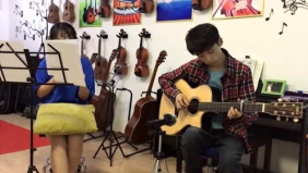 吉他弹唱《流着泪说分手》 女声版E调