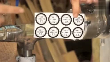 一天400的木工牛人，现场展示绝活打造木制工艺品，看成品服了