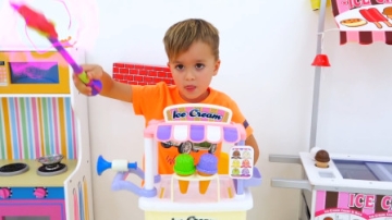 萌娃小可爱用魔法变出来了好多美味的冰淇淋，可真厉害呀！—萌娃：可惜一口都没吃到！