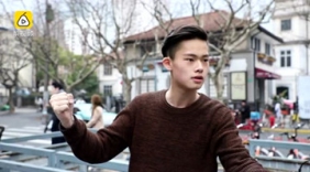 艺考小哥戏精附体一秒入戏，上戏门口飙演技