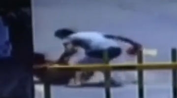 夫妻闹离婚丈夫连捅妻子23刀 称大不了一死