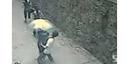 【拍客】监拍高校男子巷内伸咸猪手猥亵女大学生