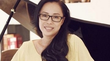 文艺小清新范儿 黄绮珊河边采草大笑如少女