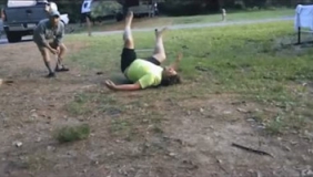 真的碎了一地，奇葩爆笑恶搞