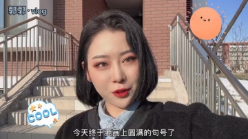期末考试也能这么有趣？小美女期末考试跳舞，跳得还不错