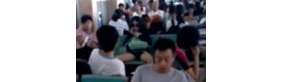 【拍客】不雅墨镜姐坐姿“霸气十足”网友呼吁公共场所要文明