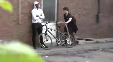 街头恶作剧，恶搞的人真不怕被打死？