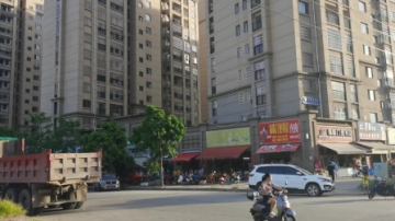 实拍钦州大力开发的钦北区，统一规划整齐楼房，配套齐全让人羡慕