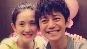 张杰宣布谢娜怀孕快乐家族齐送祝福