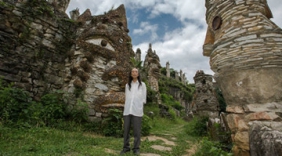 贵州七旬石匠隐居山林20年 徒手建起奇幻城堡