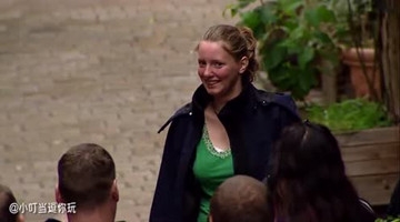 出动几十人上街恶搞路人，老外为了恶搞也是蛮拼的！