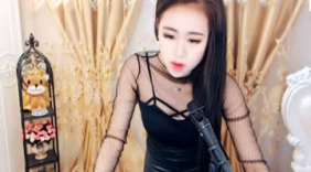 皮裤美女热舞秀