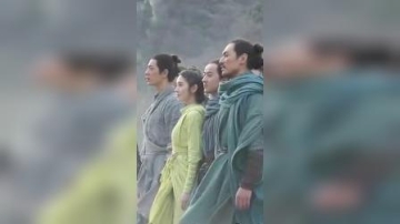 大冬天室外还得大风吹，肖战鼻涕眼泪一起出