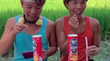 趣味童年：搞笑吃薯片，最后还是被套路了