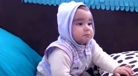 爸爸给宝宝唱歌，没想到宝宝奔溃大哭，笑死人啦