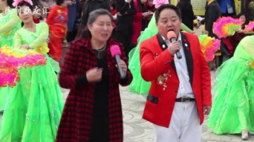 民间好声音，60岁大叔大妈演唱《祝福祖国》比原唱更有味道