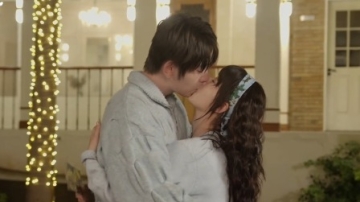 “雨中吻”名场面全记录