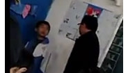 【拍客】网曝四川一中学教师辱骂重拳打学生