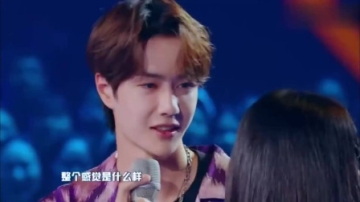 白鹿看到王一博上场秒变花痴，不愧是魅力四射的“含光君”