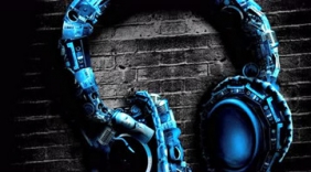 戴上耳机听，左耳男声右耳女声真的好奇妙