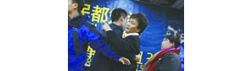 【拍客】李承鹏北京签售新书被掌掴扔菜刀