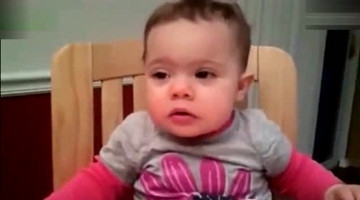 萌宝爱音乐，音乐一响就跟着手舞足蹈太可爱了