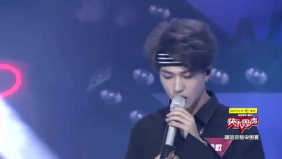 心疼邓超！在奔跑嘉年华穿毛绒绒玩偶热得满头大汗