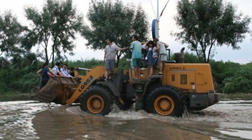 北京大暴雨燕郊变海 去帝都上班的人心里苦