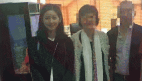 奶茶妹妹产后首露面 身材宛如少女