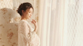 王思聪前任雪梨穿内衣拍孕肚写真，这才是男孩肚形