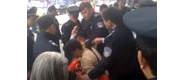 【拍客】珠海吉之岛前城管强抢 暴力执法现场