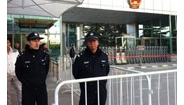 李某某等五人强奸上诉案开庭：上诉人一方提供视频新材...