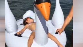 带上萌宝，带上小白鹅一起尽情戏水吧！