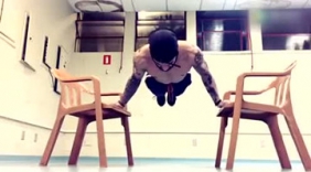 俄挺的最高境界！战斗民族这哥们已经超神了，你也试试？