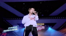 魏巡深情演唱《我怀念的》，瞬间被圈粉了，好听！