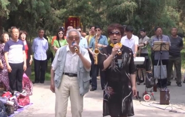 经典军旅歌曲大联唱《咱当兵的人》和《绿色军衣》