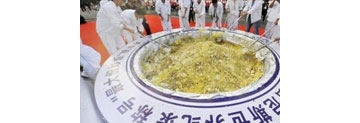 【拍客】吉尼斯宣布扬州炒饭纪录无效